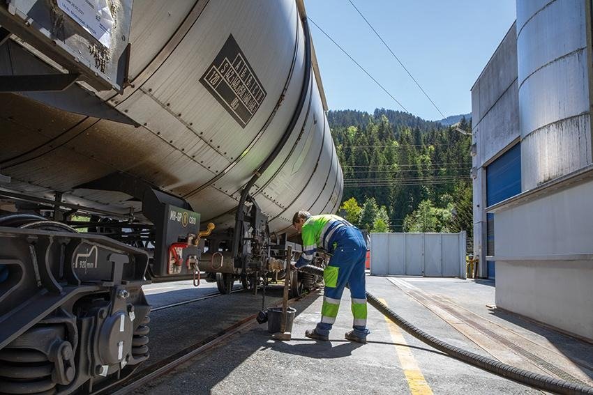 ÖBB RCG und EGGER ersparen der Umwelt über 700 Tonnen CO2